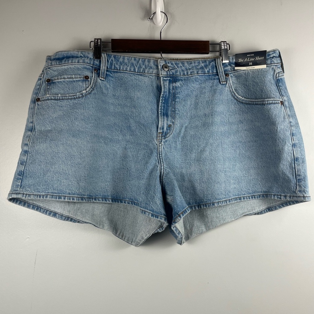 New Abercrombie & Fitch A-line mid rise light wash short size 35